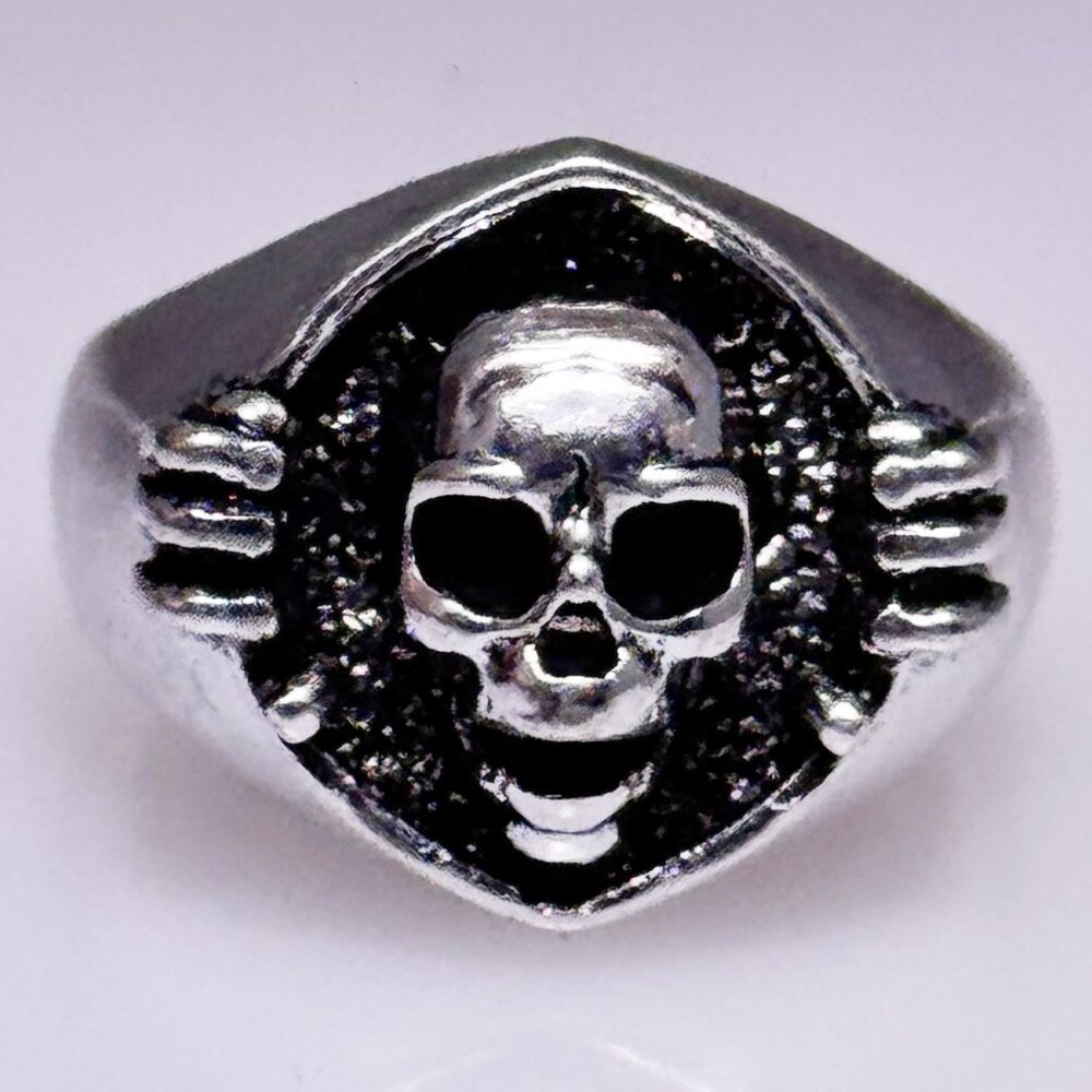 Goth emerging skeleton ring, stainless, NWOT, unisex style